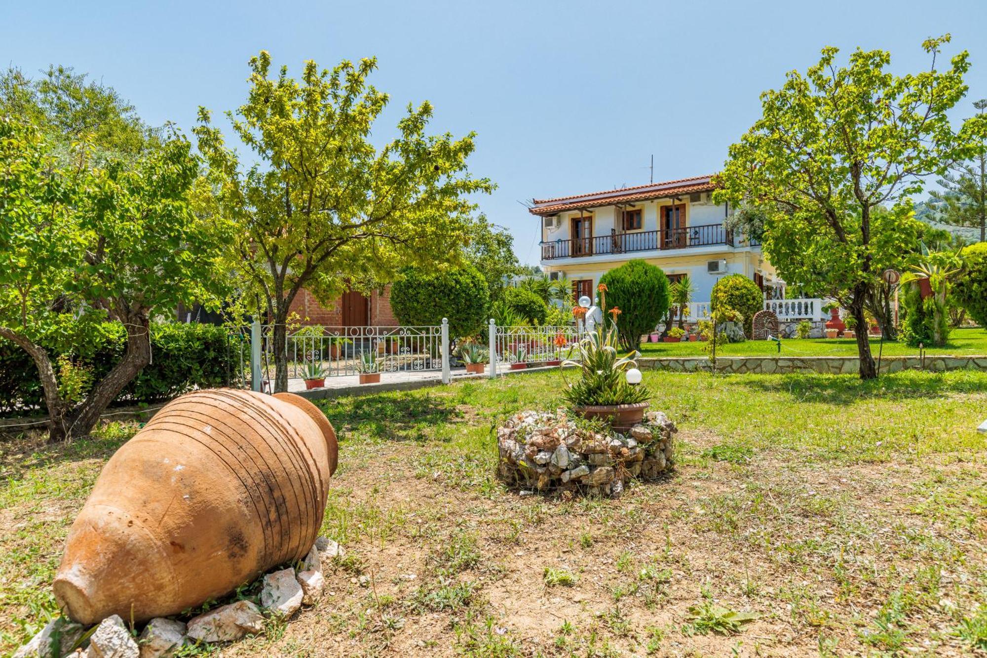 Panagou Studios Skopelos Town Exterior foto