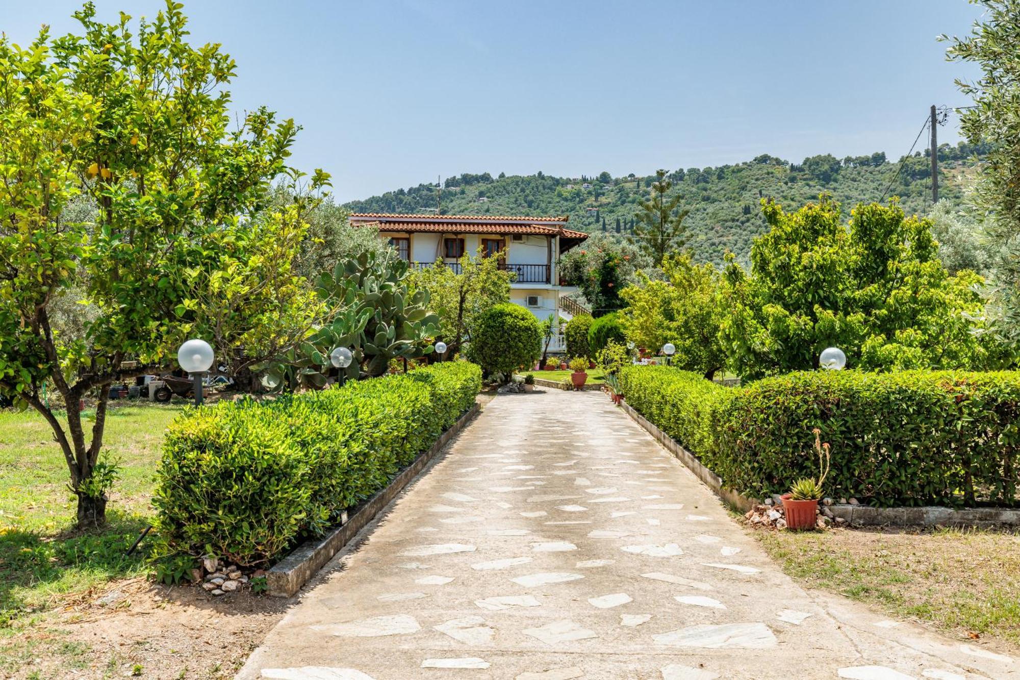 Panagou Studios Skopelos Town Exterior foto